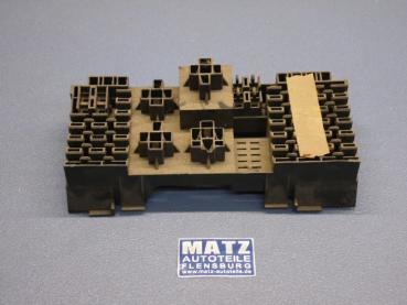 Sicherungskasten in Verbindung mit elektr.Türverriegelung,elektr.Fensterheber,elektr.Schiebedach - Zusatzinstrumente oder Zusatz - Scheinwerfer