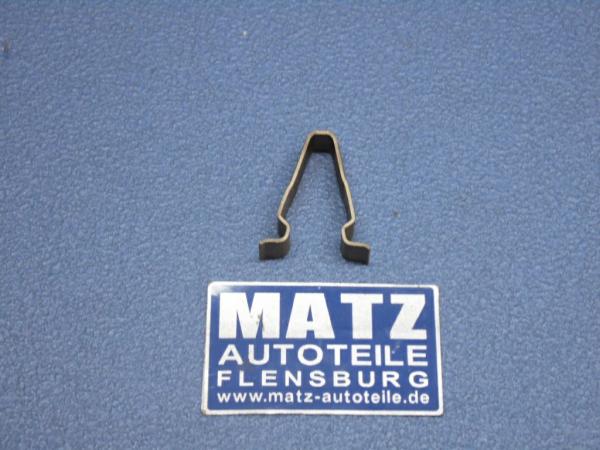 Haltefeder für Blinkleuchte, vorn - Opel Monza - Senator A