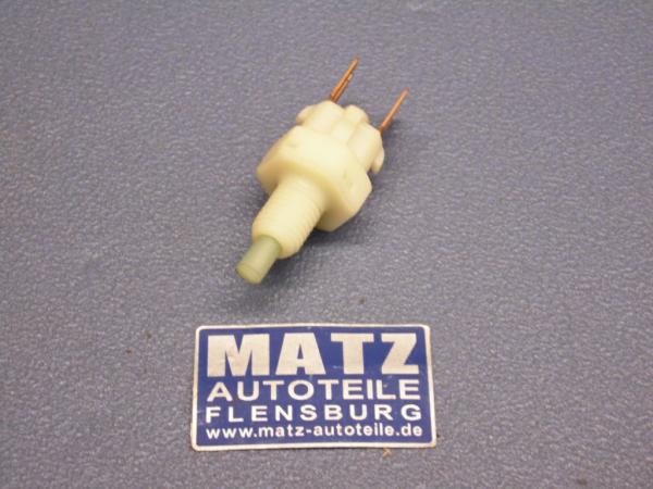 Stopplichtschalter in Verbindung mit Geschwindigkeitsregler - Opel Monza - Senator A