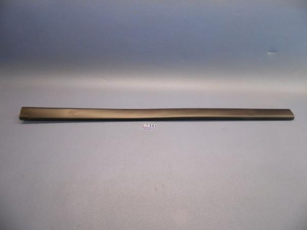 Stoßleiste,außen,rechts - Stoßstange,hinten - Opel Senator A bis Fg.Nr. C - 1139927 in Verbindung mit Zierstücken