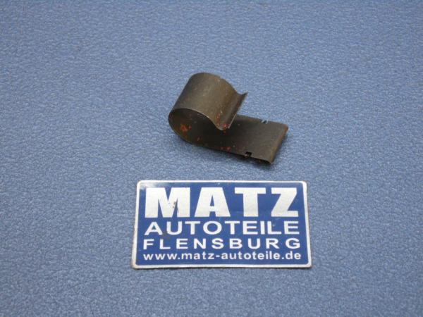 Befestigungsklemme - Bowdenzug - Gasregulierung an Unterdruckschlauch - Opel Monza - Senator A ab Fg.Nr. 01202482