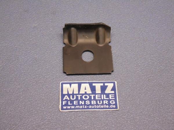 Verstärkungsplatte an Unterbau für Spannband