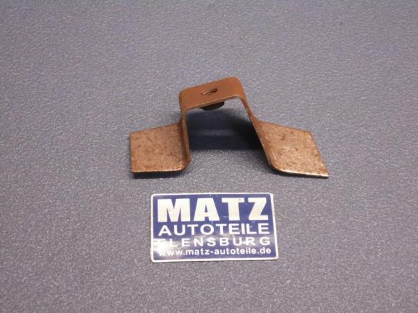 Halter,hinten,rechts - Luftreiniger an Radeinbau - Opel Monza - Senator A - 3,0 E