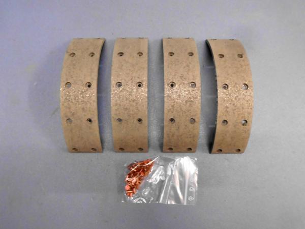 Bremsbelagsatz 4 St.& Nieten DKW 1000 1959-1963 & 1000 S Sp 1959-61 ma0806339